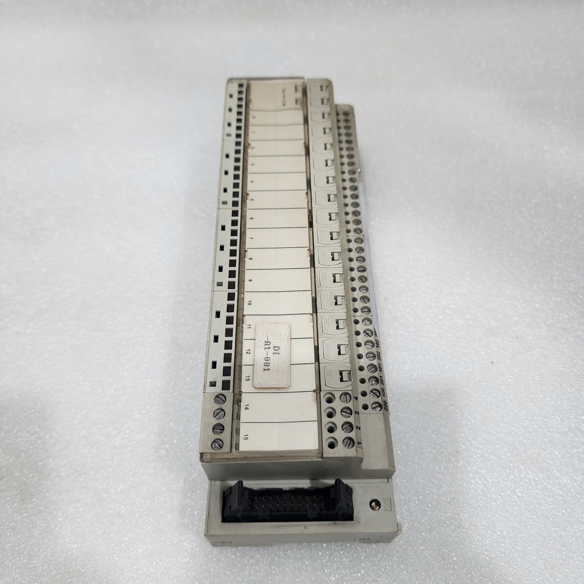 TELEMECANIQUE ABE7-H16S43 16-INPUTS PASSIVE CONNECTION SUBBASE