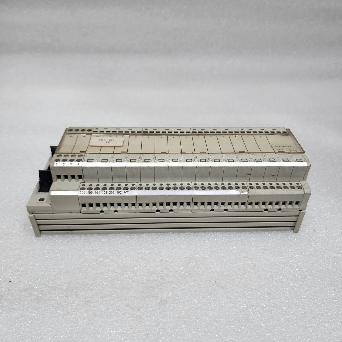 TELEMECANIQUE ABE7-H16S43 16-INPUTS PASSIVE CONNECTION SUBBASE