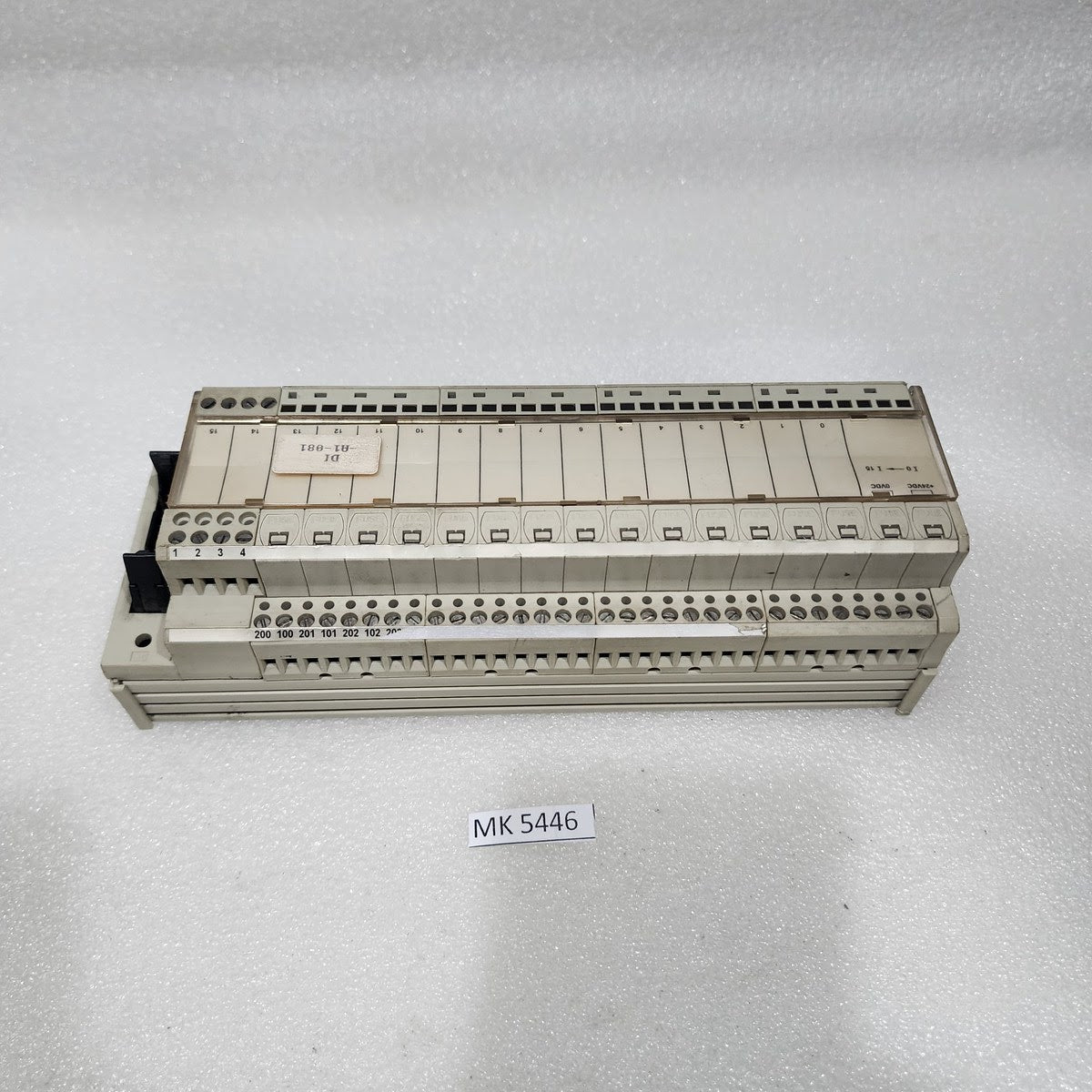 TELEMECANIQUE ABE7-H16S43 16-INPUTS PASSIVE CONNECTION SUBBASE