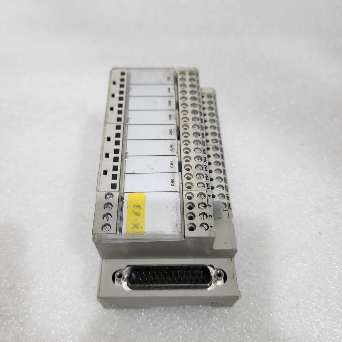 TELEMECANIQUE ABE7-CPA02 8-CH CONNECTION SUB-BASE MODULE