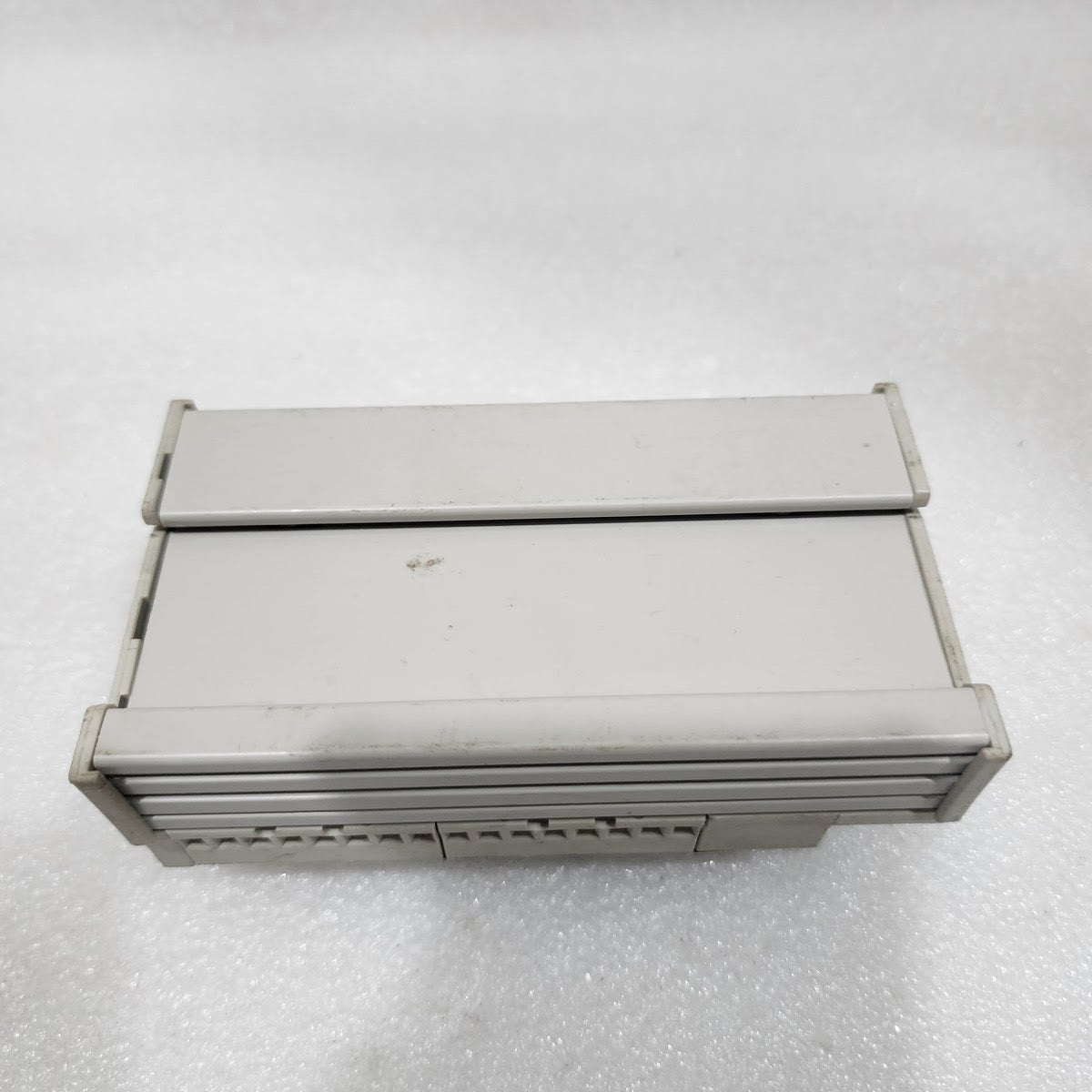 TELEMECANIQUE ABE7-CPA02 8-CH CONNECTION SUB-BASE MODULE