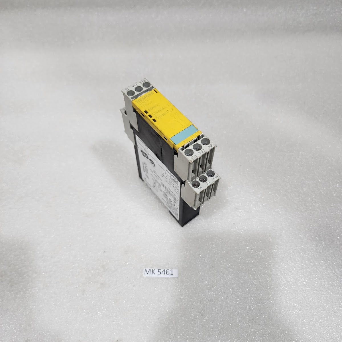 SIEMENS 3TK2824-1AJ20 SAFETY RELAY