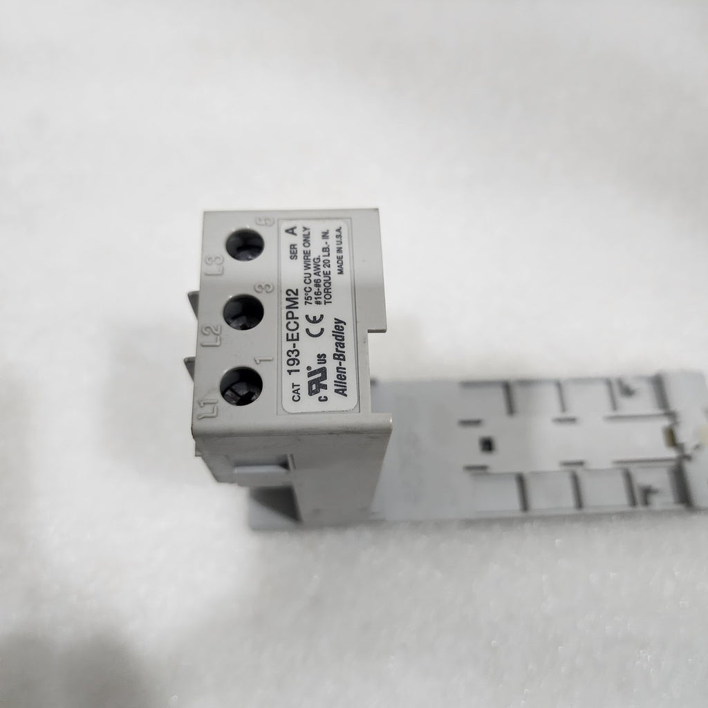 ALLEN BRADLEY CAT 193-ECPM2 DIN RAIL PANEL ADAPTER