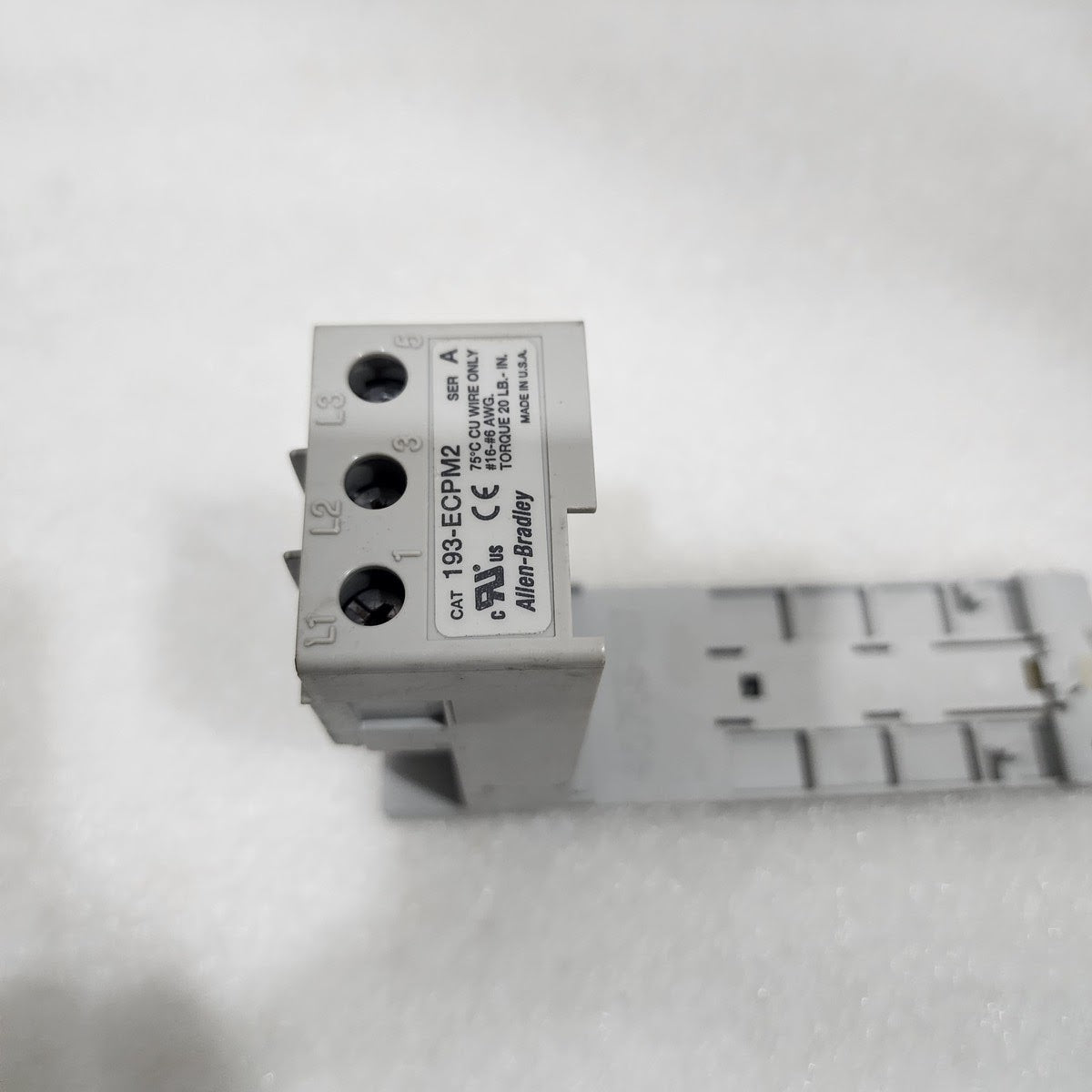 ALLEN BRADLEY CAT 193-ECPM2 DIN RAIL PANEL ADAPTER