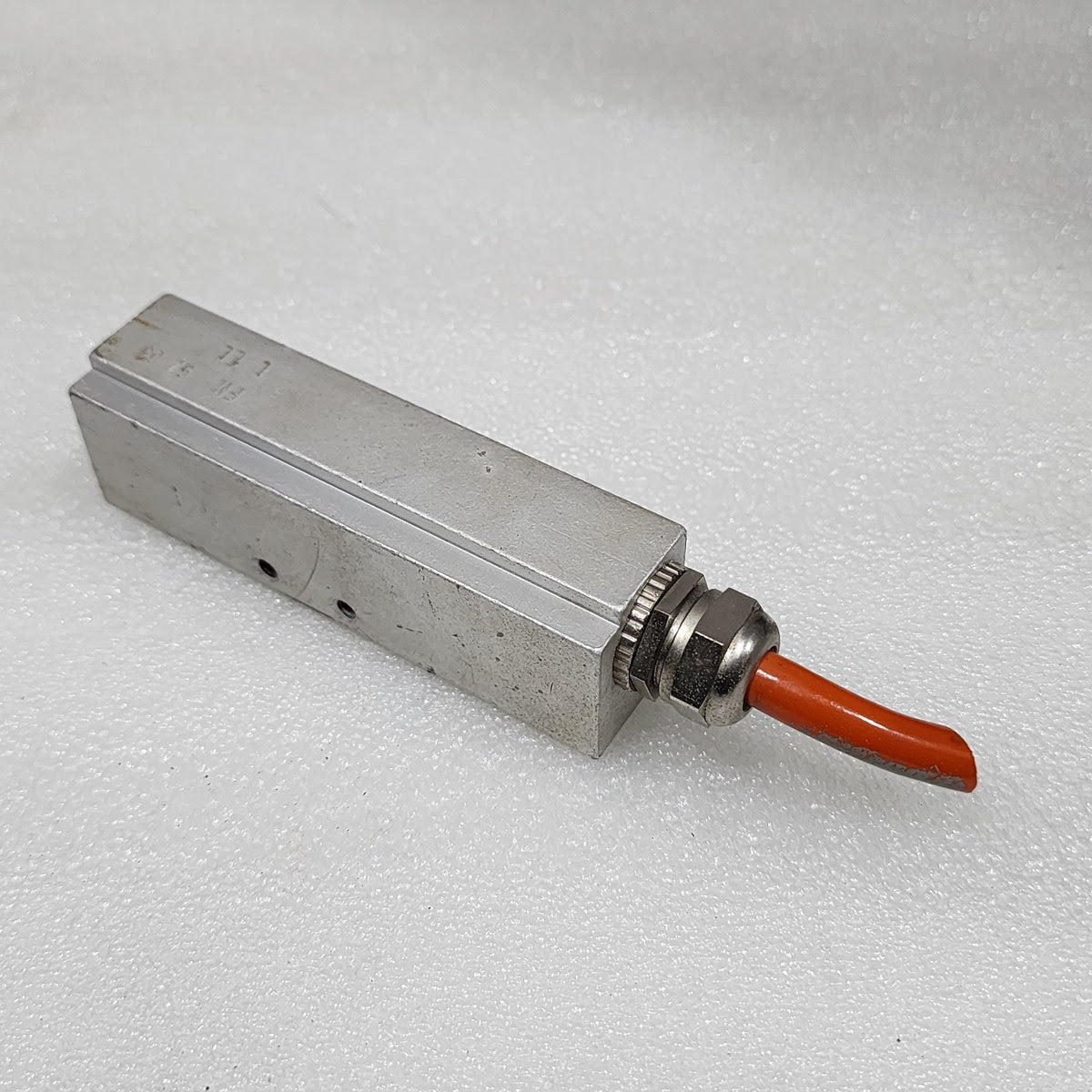 KUBLER BMUM-3PUR ( FM-L/LL) MAGNETIC SWITCH 008 LAL 024 332413