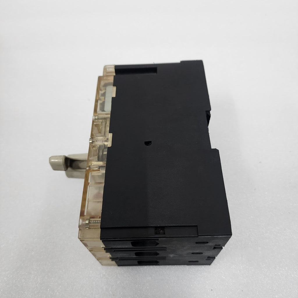 MOELLER NZMS4-40 3-POLE CIRCUIT BREAKER WITH THERMAL MAGNETIC TRIP MODULE 40A