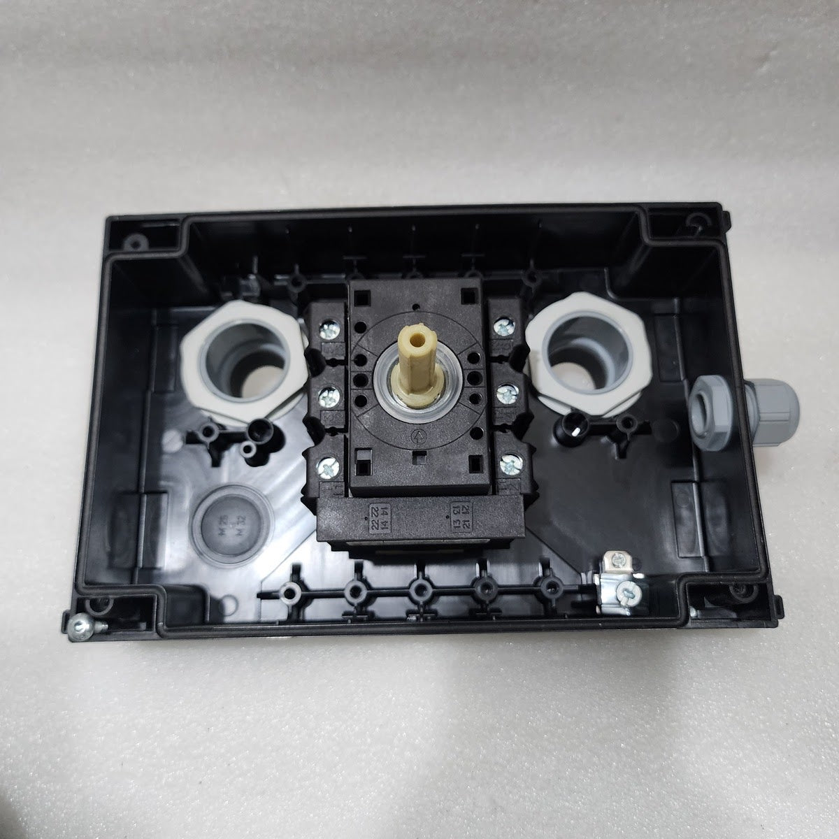 EATON P3-63, SP3-063 ON-OFF SWITCH