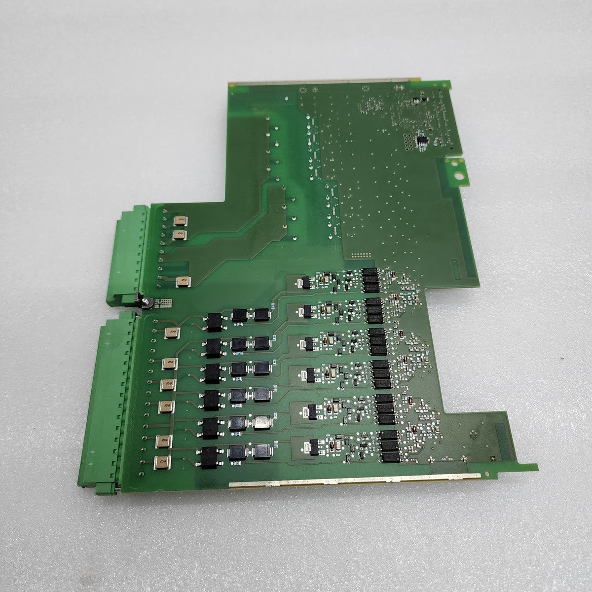 SIEMENS C53040-A52-C610-2 7SJ82 CARD C53207-A601-B610-1