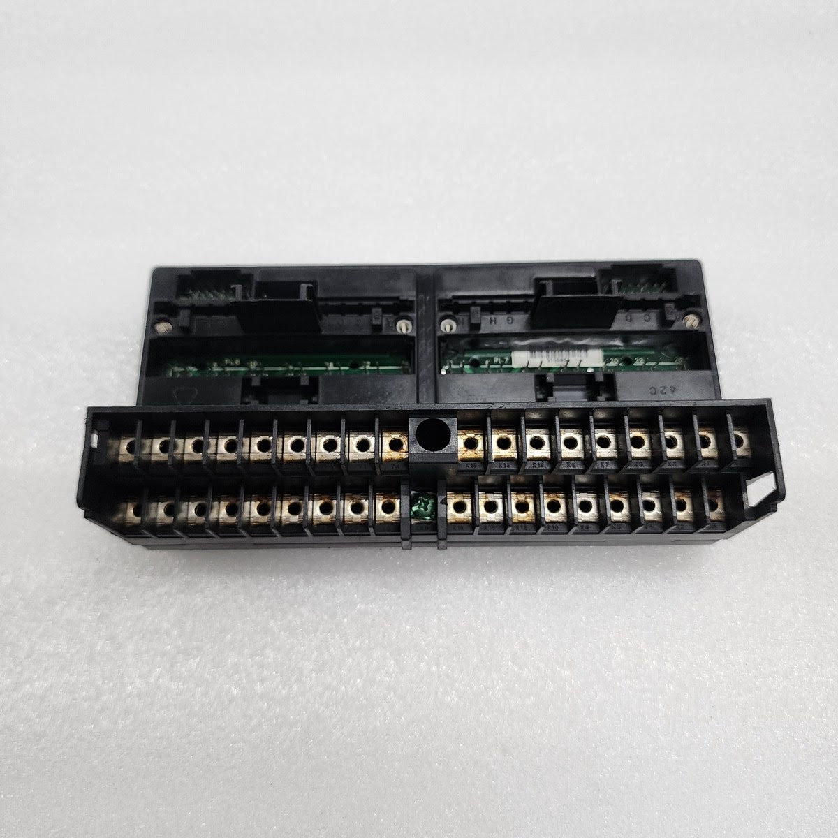 GE FANUC IC670CHS101ACA1 I/O BASE BARRIER STYLE TERMINAL