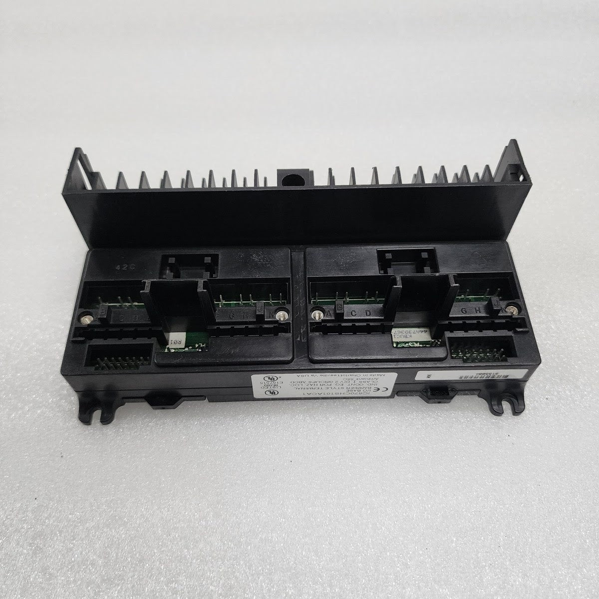 GE FANUC IC670CHS101ACA1 I/O BASE BARRIER STYLE TERMINAL