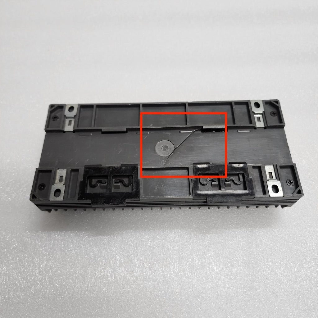 KEYENCE KV-80R CPU PLC MODULE CRACK ON BACK OF BODY