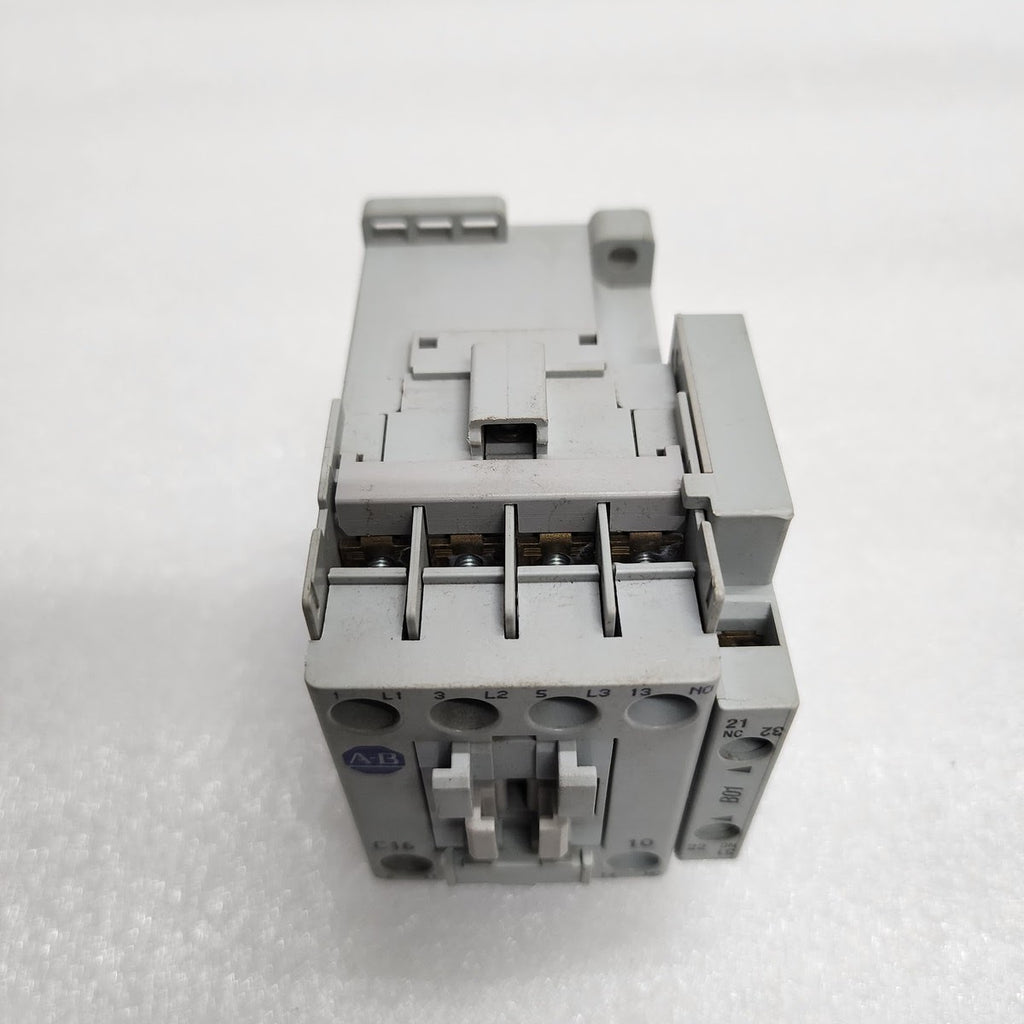 ALLEN BRADLEY C16 MAGNETIC CONTACTOR 32A CAT 100-C16-10 110-120V