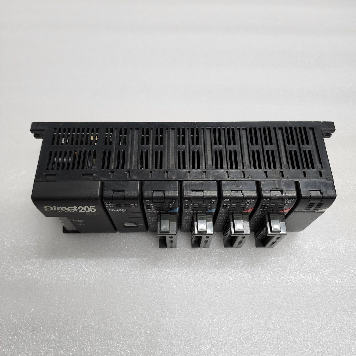 DIRECT LOGIC 205 KOYO PLC DL230 CPU D2-16ND3-2 IN D2-16TD2-2 OUT D2-06BDC1-1