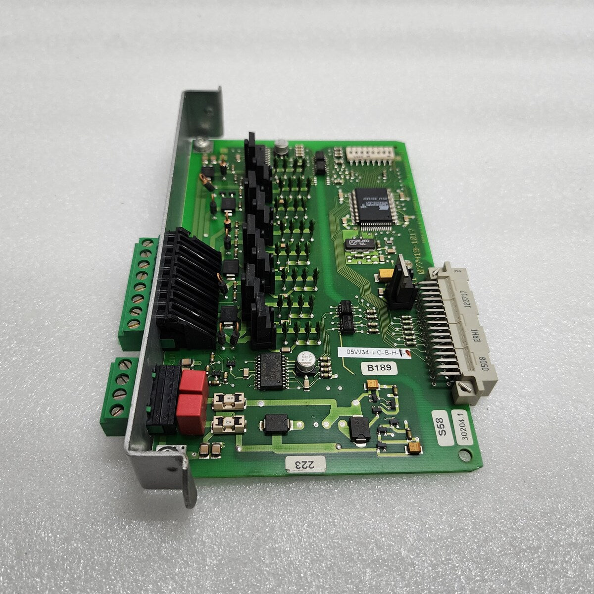 BOSCH A 24V-/2A OUTPUT MODULE 1070077418-106