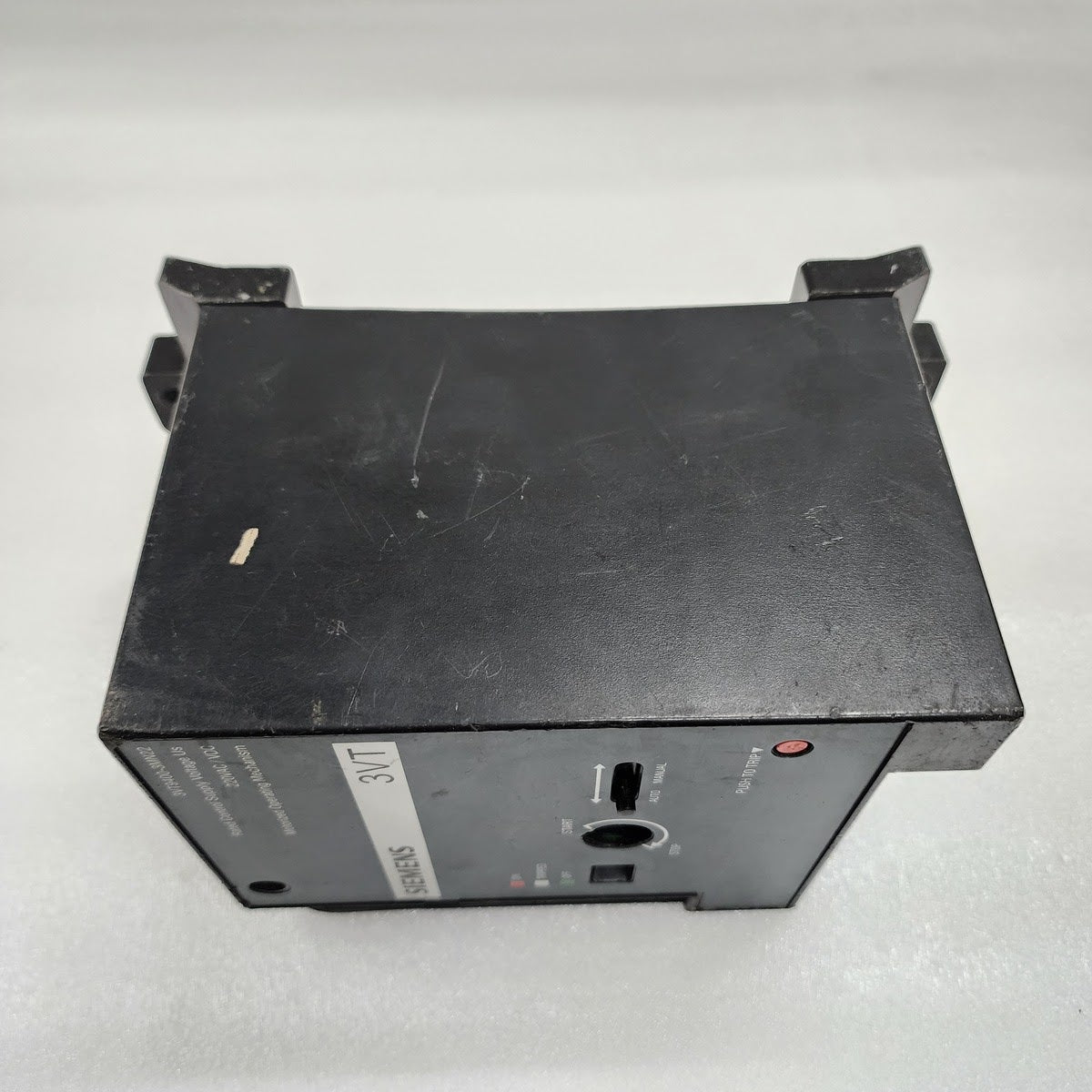 SIEMENS 3VT9400-3MN22 VT400 MOTORIZED OPERATING MECHANISM 220VAC/VDC