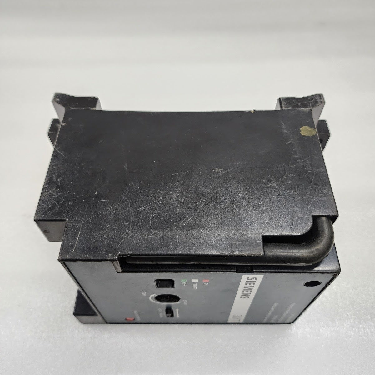 SIEMENS 3VT9400-3MN22 VT400 MOTORIZED OPERATING MECHANISM 220VAC/VDC