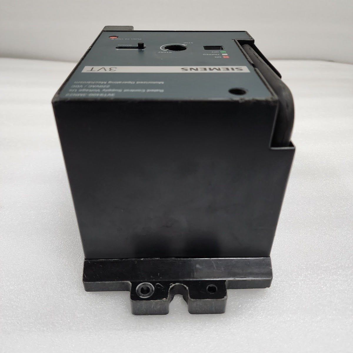 SIEMENS 3VT9400-3MN22 VT400 MOTORIZED OPERATING MECHANISM 220VAC/VDC