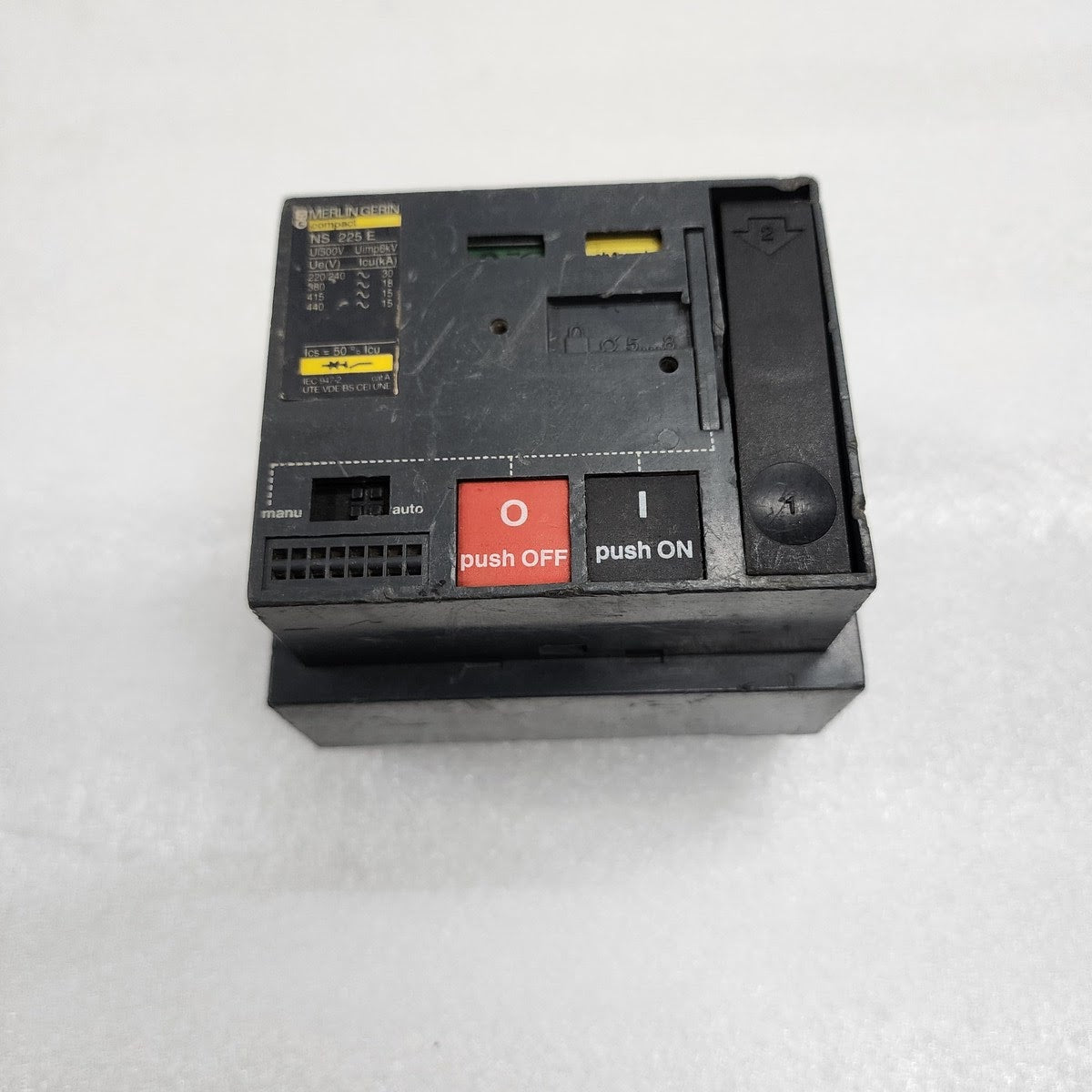 MERLIN GERIN COMPACT NS 225E MOTOR OPERATOR 250A