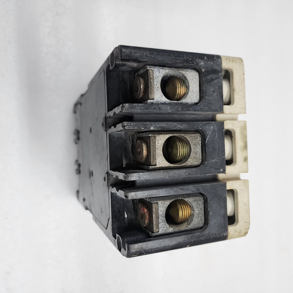 WESTINGHOUSE KD3400F CIRCUIT BREAKER 400A 600VAC/250VDC 1492D81G03