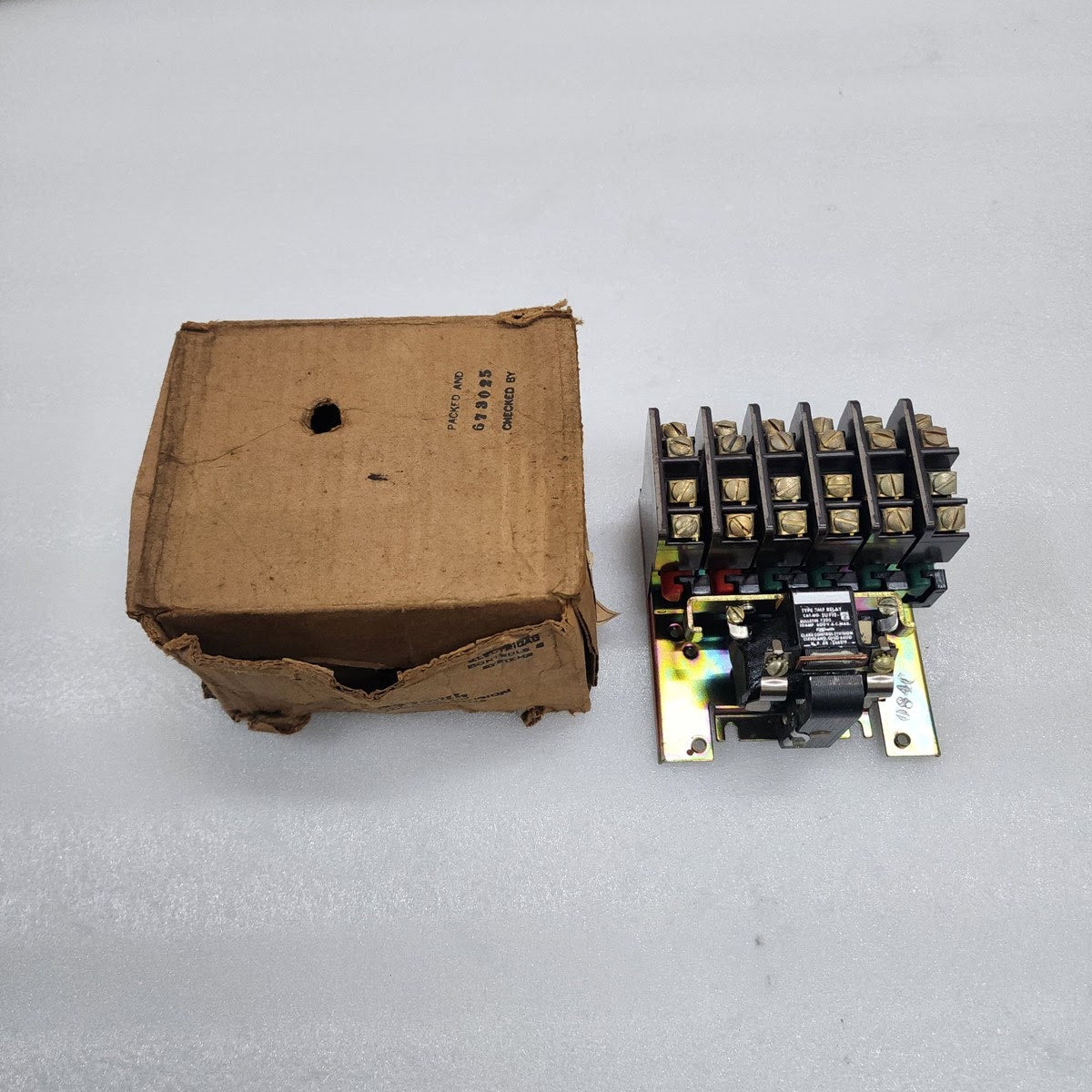 CLARK CONTROL DIVISION 5UF12-2-76 PMF A.C. RELAY BULLETIN 7305 10A 110-120V