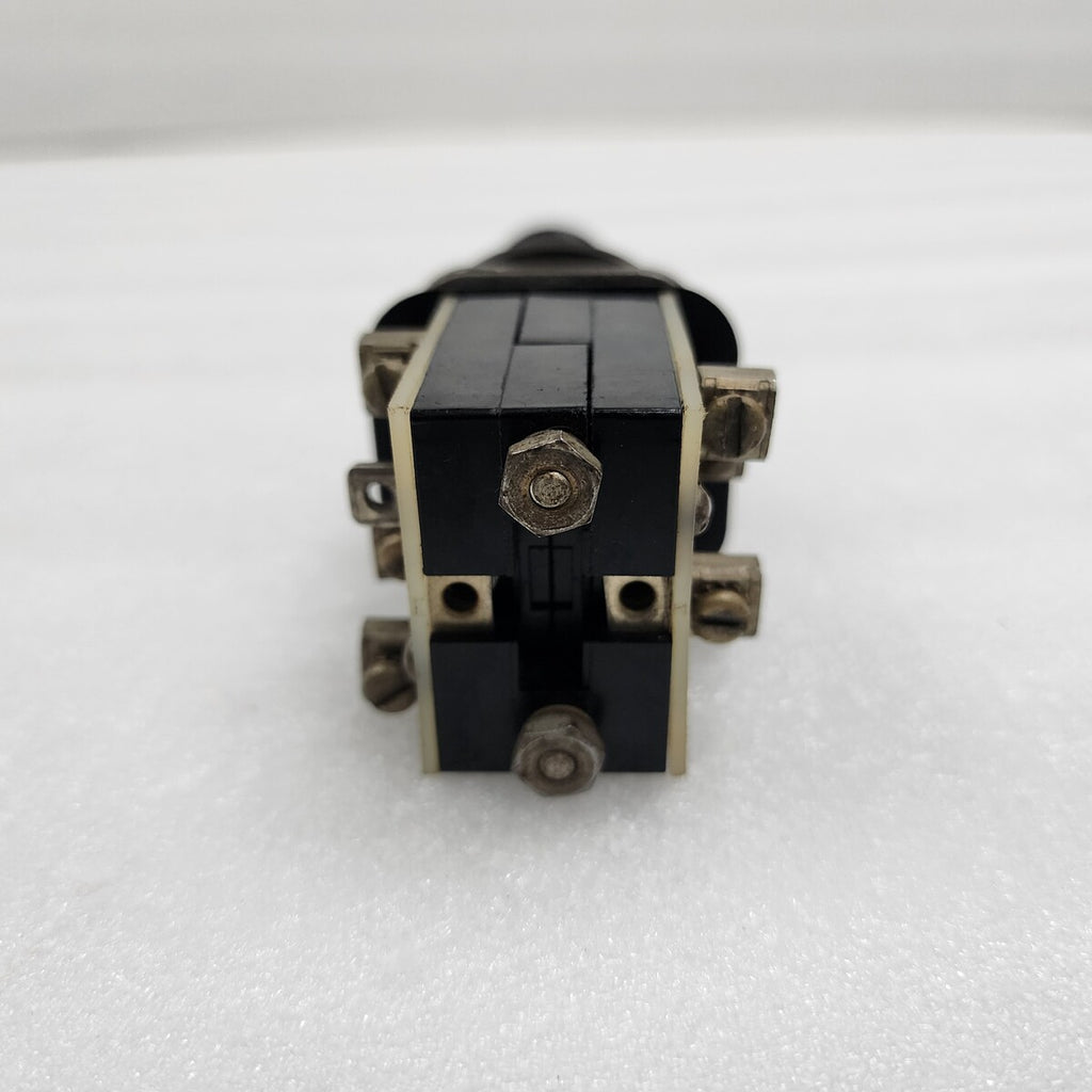 ALLEN BRADLEY CAT 800T-T2MB34 2-WAY SWITCH