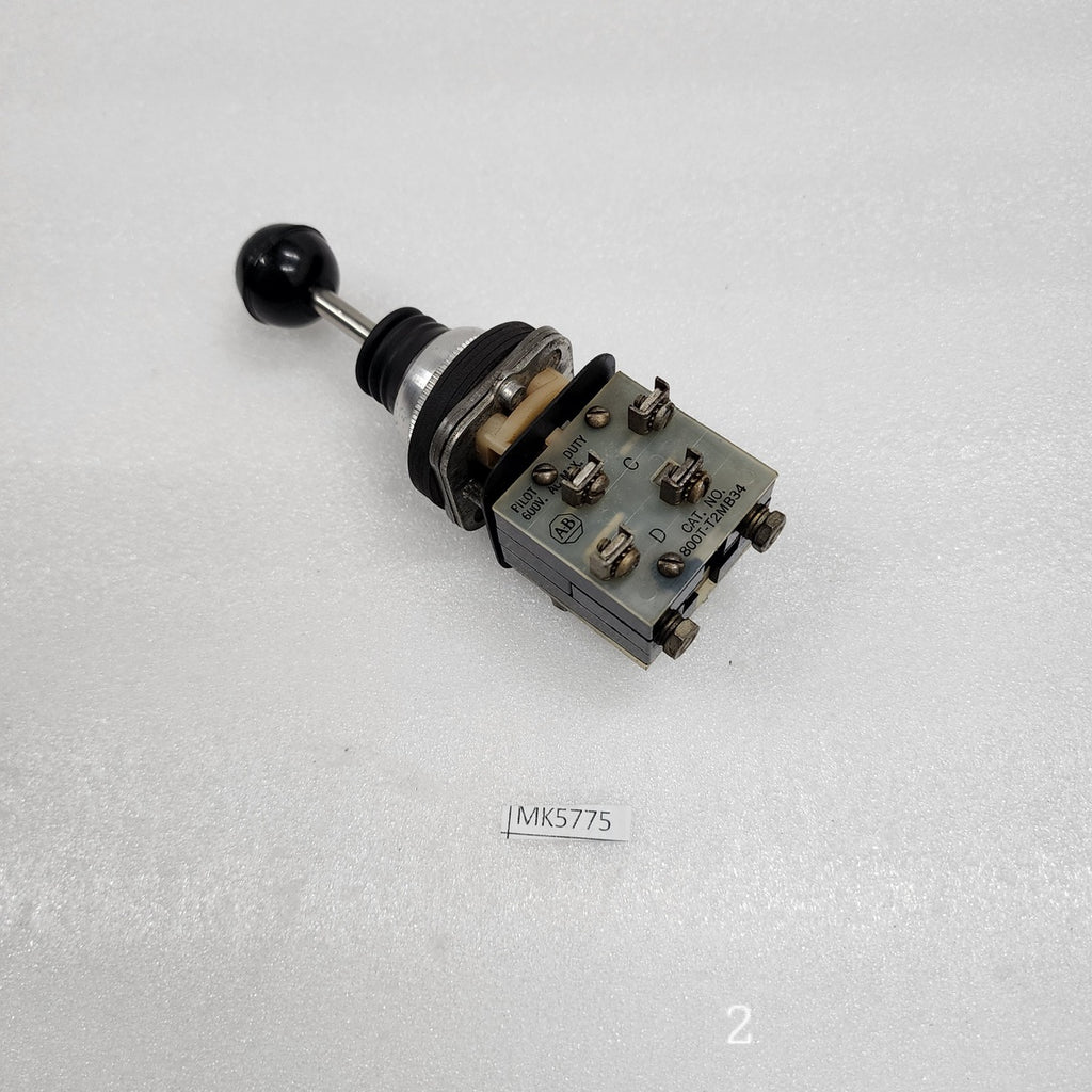 ALLEN BRADLEY CAT 800T-T2MB34 2-WAY SWITCH