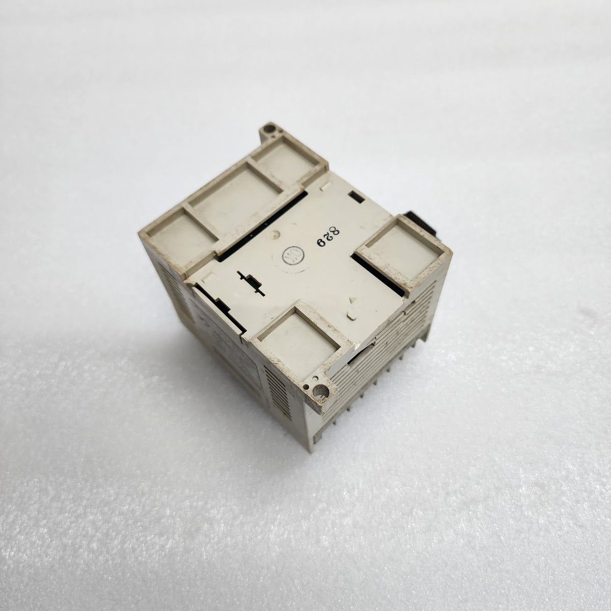 MITSUBISHI FX2N-8AD PLC PROGRAMMABLE CONTROLLER 24VDC
