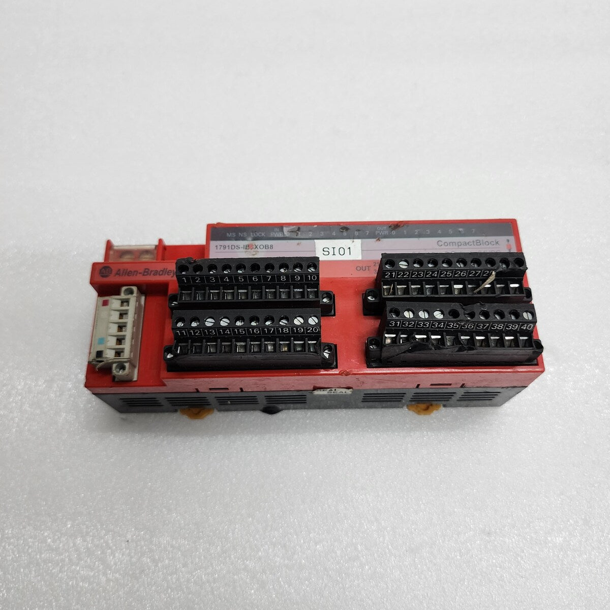 ALLEN BRADLEY CAT 1791DS-IB8XOB8 GUARD I/O DEVICE NET SAFETY MODULE