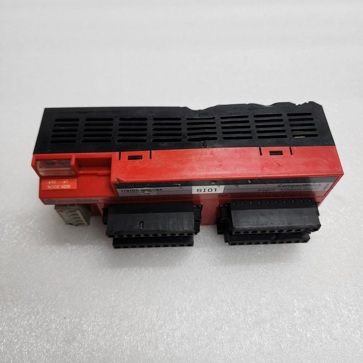 ALLEN BRADLEY CAT 1791DS-IB8XOB8 GUARD I/O DEVICE NET SAFETY MODULE