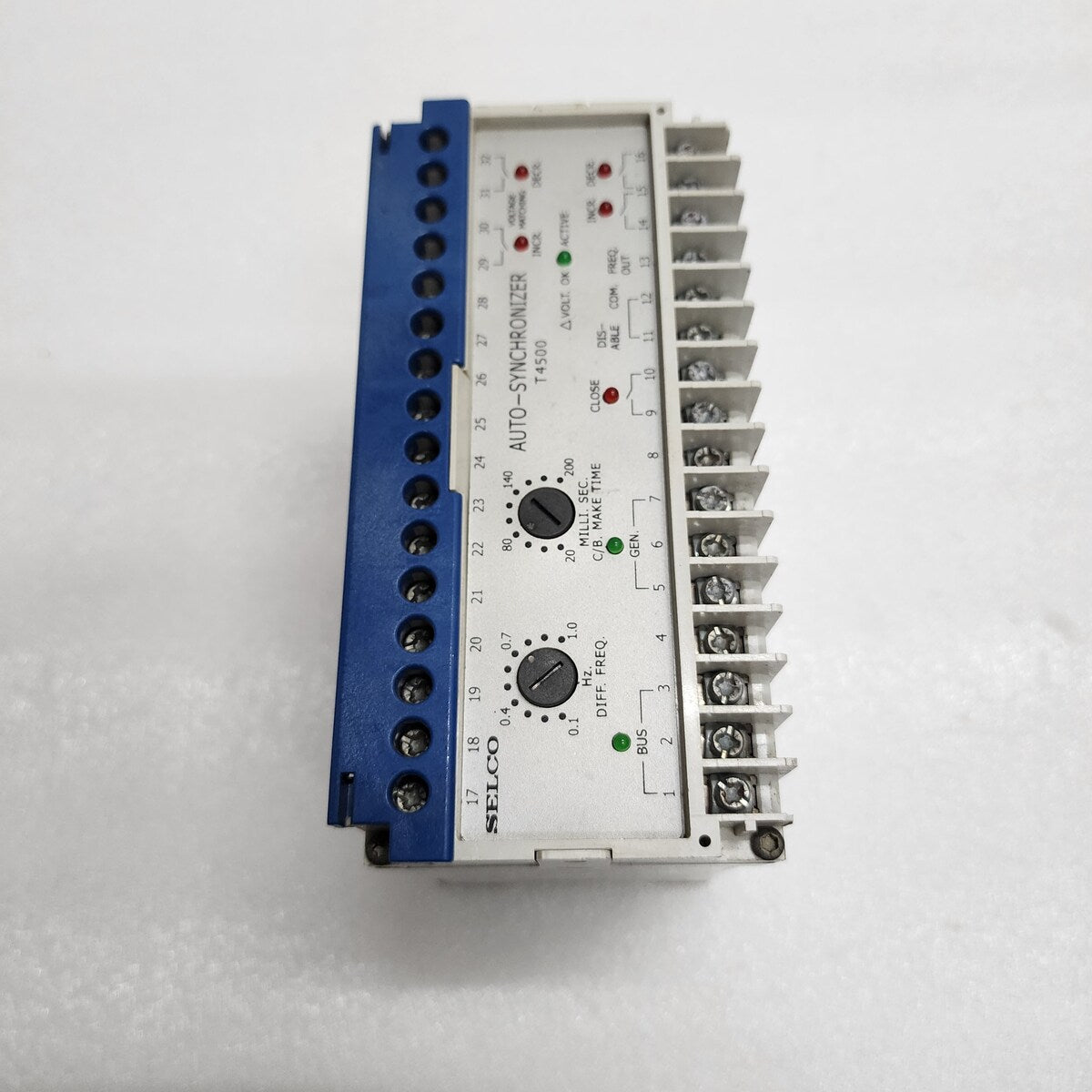 SELCO T4500-13  AUTO SYNCHRONIZER 100-110V