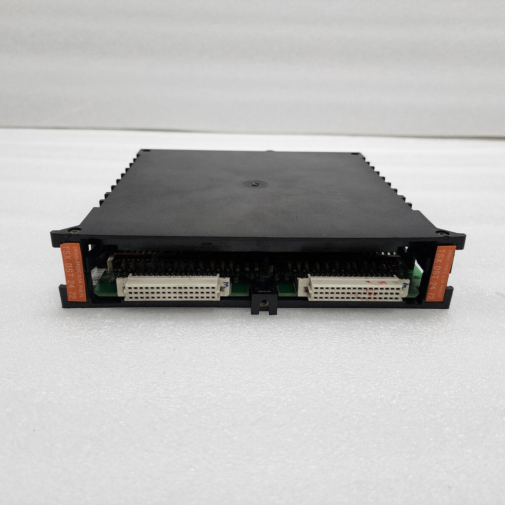 SCHNEIDER AUTOMATION TSXD8T2472 24 OUTPUT 24VDC 0.5A PROT.PL