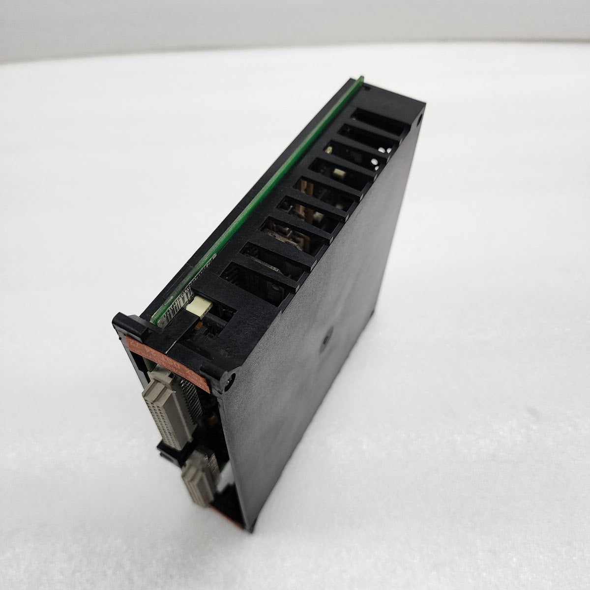 SCHNEIDER AUTOMATION TSXD8T2472 24 OUTPUT 24VDC 0.5A PROT.PL