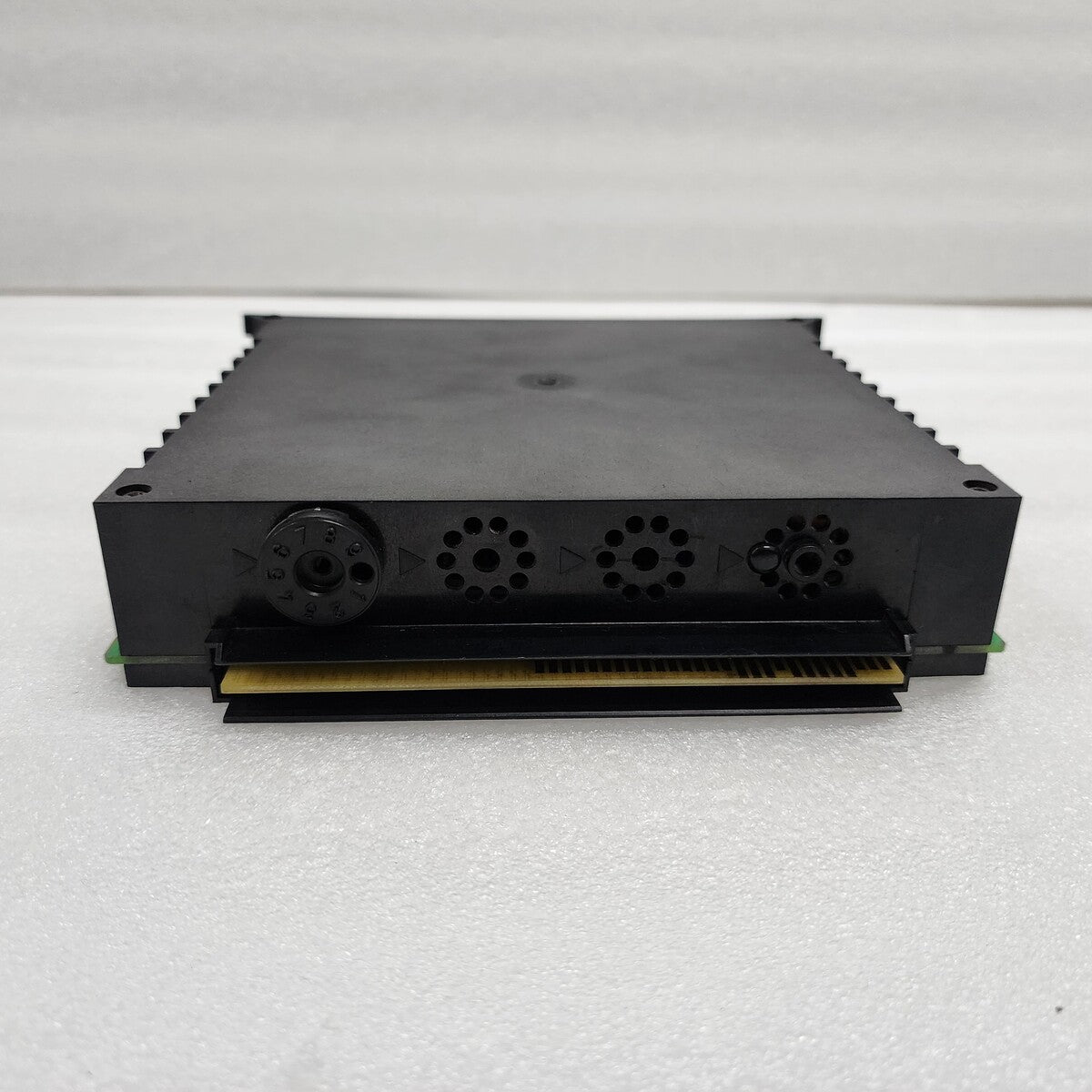 SCHNEIDER AUTOMATION TSXD8T2472 24 OUTPUT 24VDC 0.5A PROT.PL