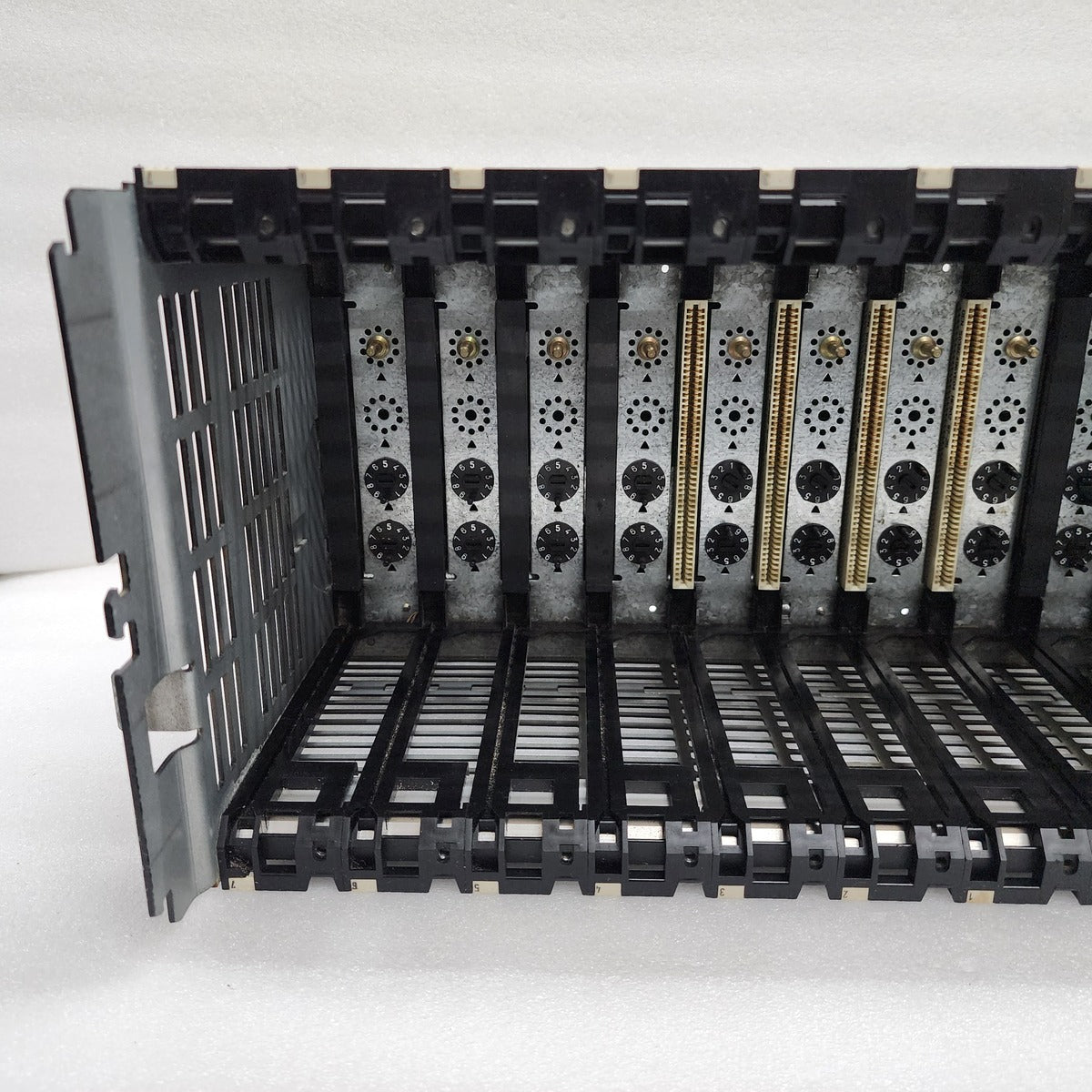 TSXRKS8 STD.RACK 8POS. SIMPL. BUS