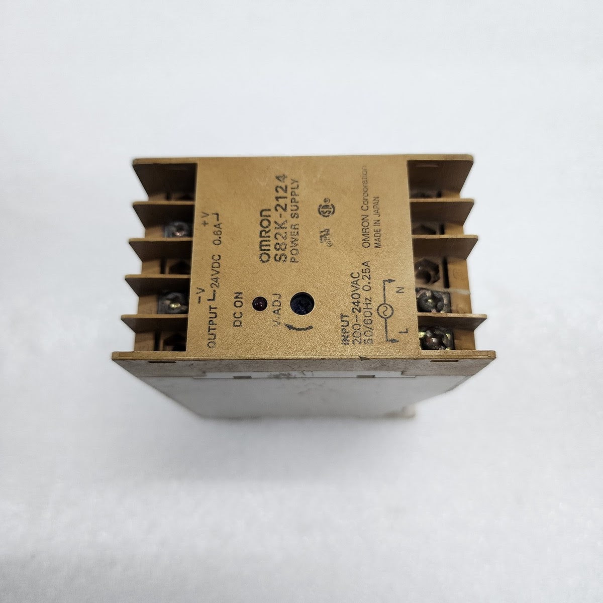 OMRON S82K-2124 POWER SUPPLY 24VDC 0.6A S82K2124