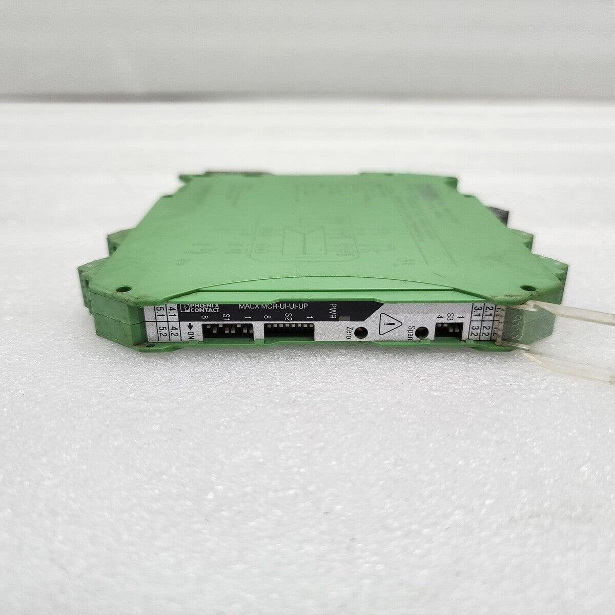 PHOENIX CONTACT MACX MCR-UI-UI-UP SIGNAL CONDITIONER 2811459
