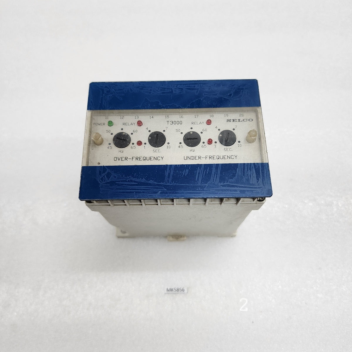 SELCO T3000-01 FREQUENCY RELAY 380-440V