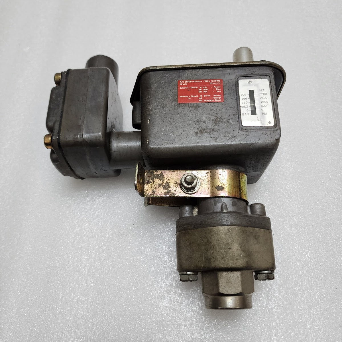 BARKSDALE 0406-072 PRESSURE SWITCH TC9622-3 250VDC/480VAC