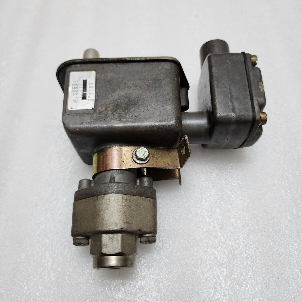 BARKSDALE 0406-072 PRESSURE SWITCH TC9622-3 250VDC/480VAC
