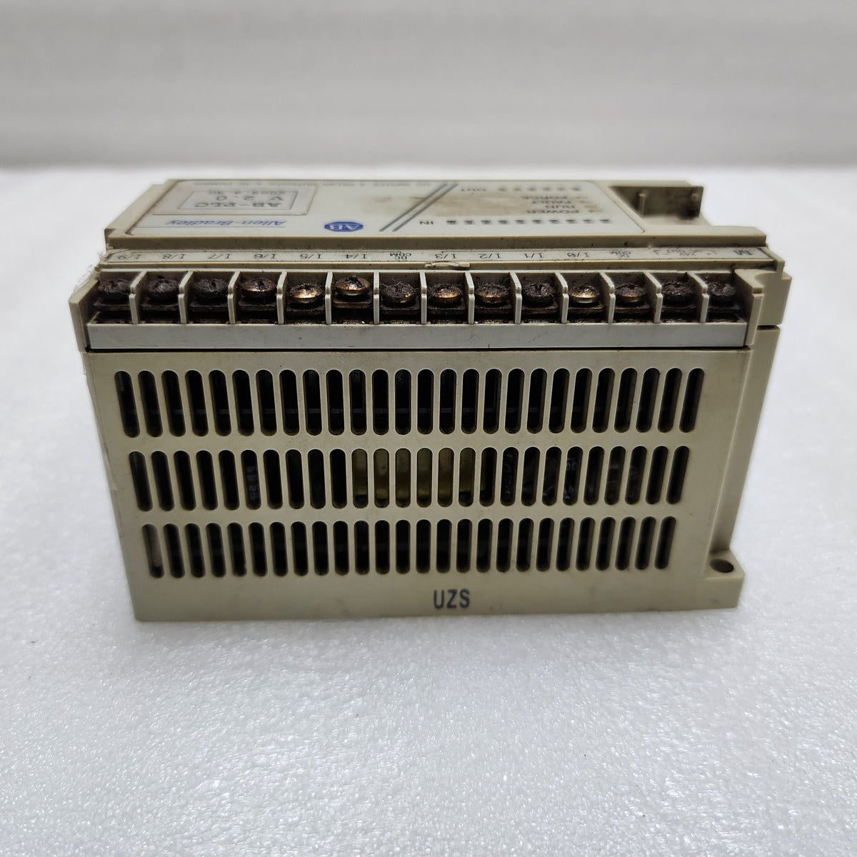 ALLEN BRADLEY CAT 1761-L16BWA SER E MICROLOGIX 1000 BODY DAMAGED