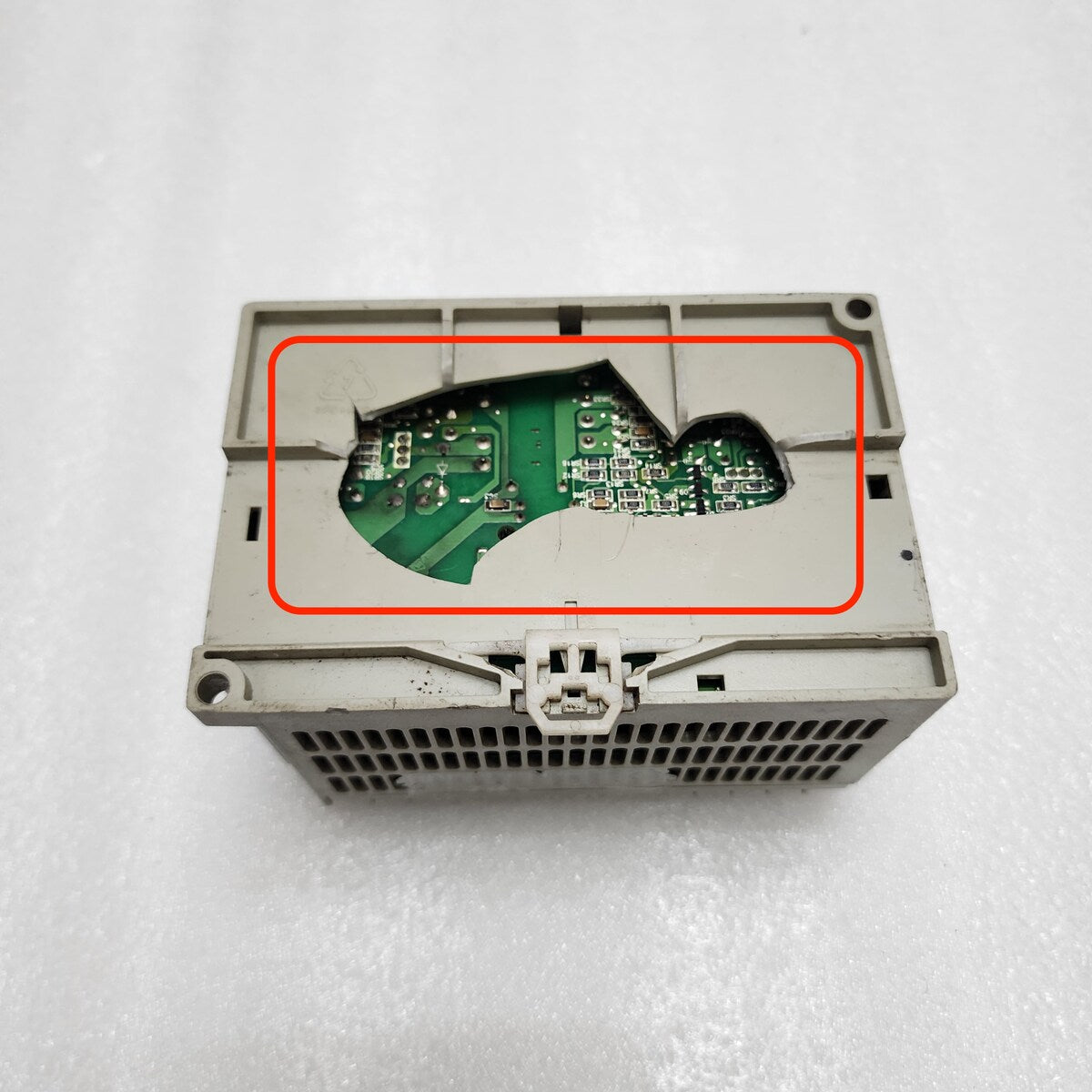 ALLEN BRADLEY CAT 1761-L16BWA SER E MICROLOGIX 1000 BODY DAMAGED