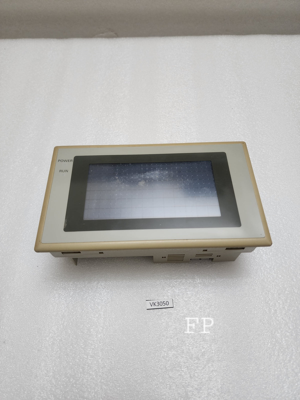 OMRON NT20S-ST121-V1 INTERACTIVE DISPLAY 24VDC 10W DISPLAY REQUIRES REPAIRING