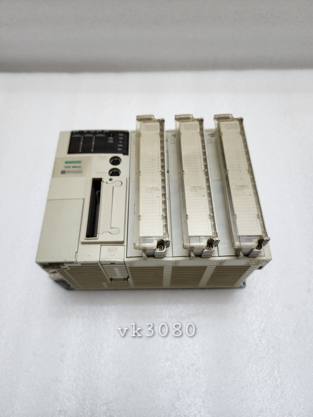 TSX3721001 PLC TSX3721AC WITH TSXDMZ28DR