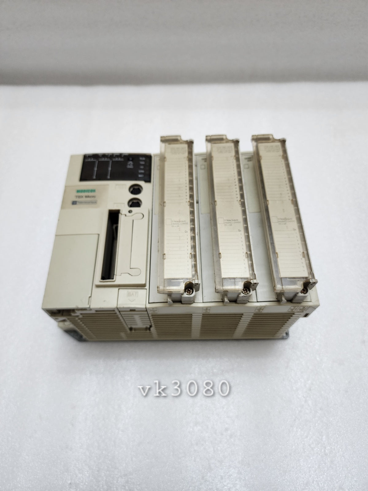 TSX3721001 PLC TSX3721AC WITH TSXDMZ28DR