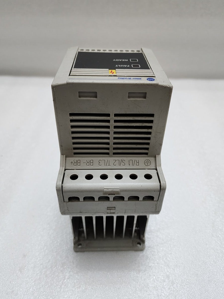 ALLEN BRADLEY CAT 160-BA04NS02 SER C INVERTER DRIVE 2HP 1.5KW 400V