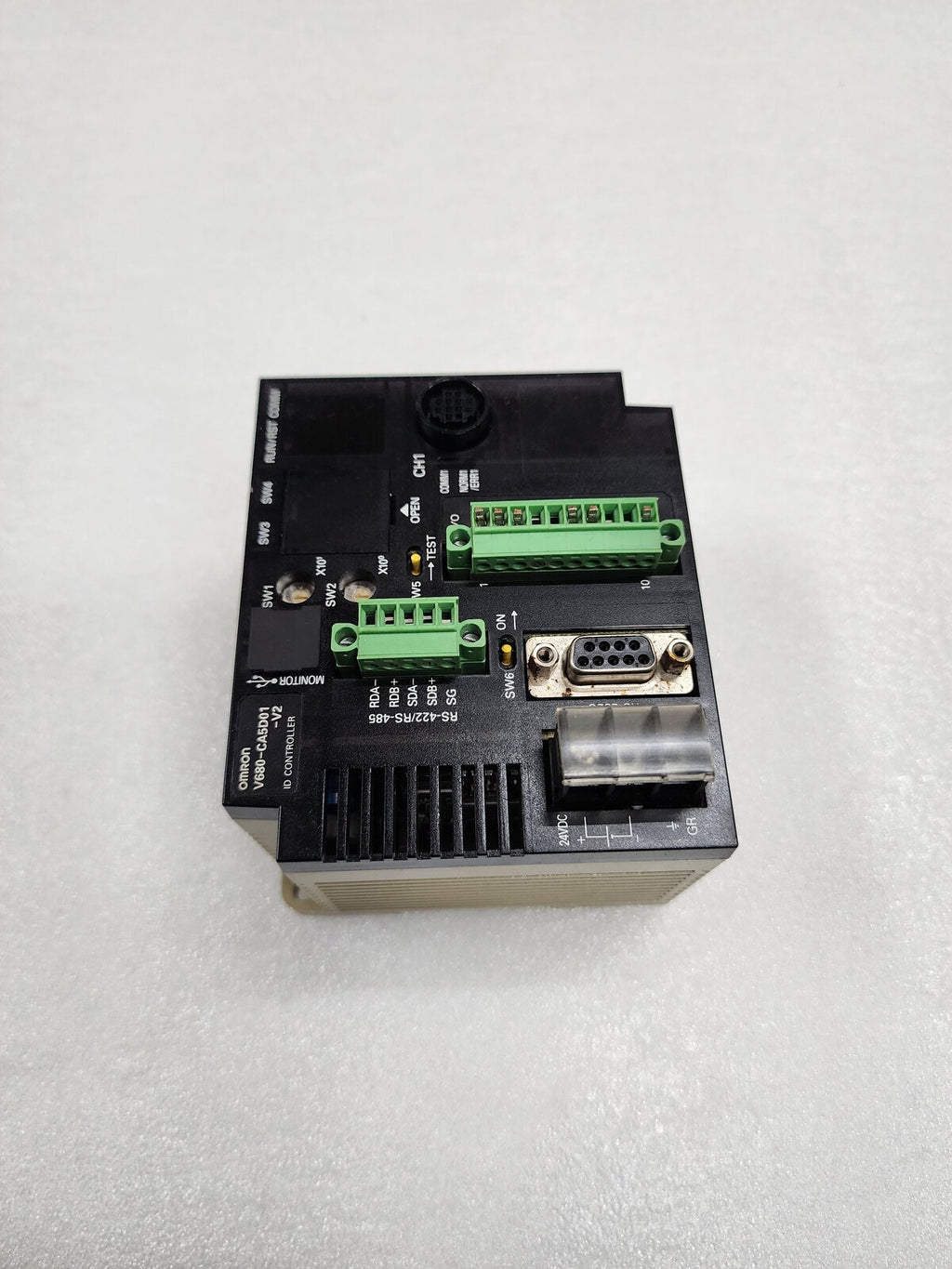 OMRON V680-CA5D01-V2 ID CONTROLLER 24VDC