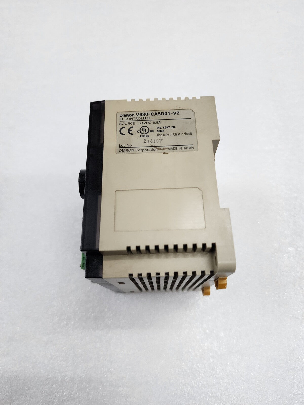 OMRON V680-CA5D01-V2 ID CONTROLLER 24VDC