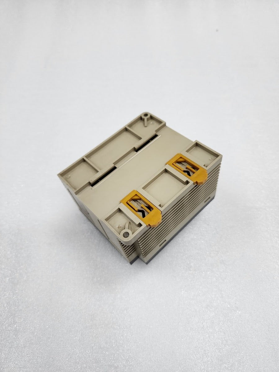 OMRON V680-CA5D01-V2 ID CONTROLLER 24VDC