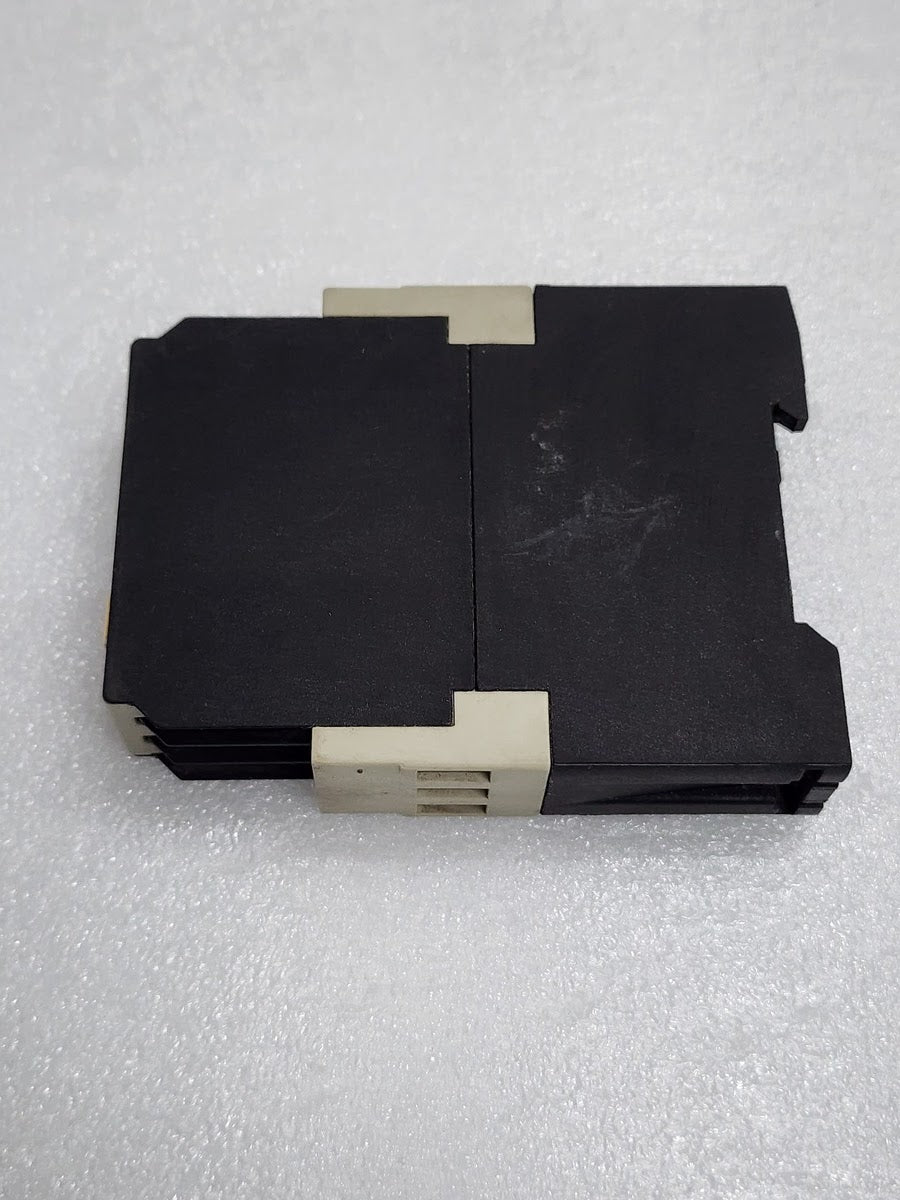 TELEMECANIQUE RE4 RM11BU TIME DELAY RELAY 09969 110-240VAC/24V AC-DC/42-48V AC-D
