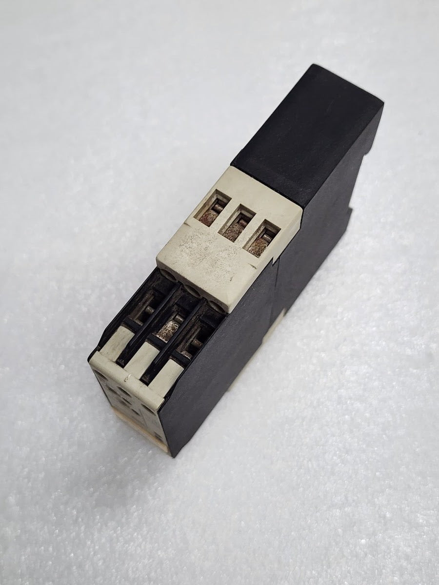 TELEMECANIQUE RE4 RM11BU TIME DELAY RELAY 09969 110-240VAC/24V AC-DC/42-48V AC-D